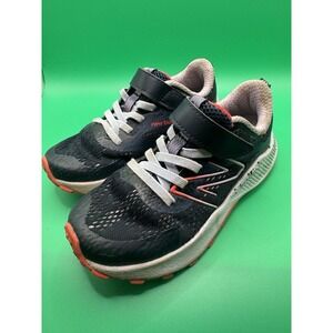 New Balance Kids Dynasoft Nitrel V5 Hook & Loop Running Shoe Size 10.5 Wide